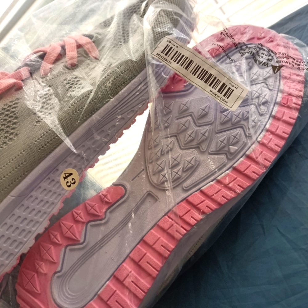 Ultra Light Breathable Knit Sneakers, size 10.5 - Picture 10 of 11